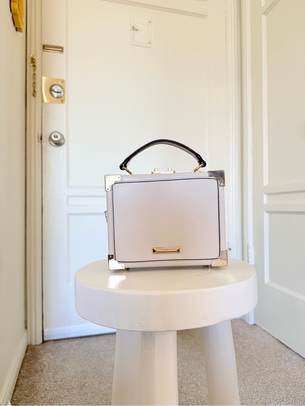 Izzy & Ali Trunk Crossbody Bag